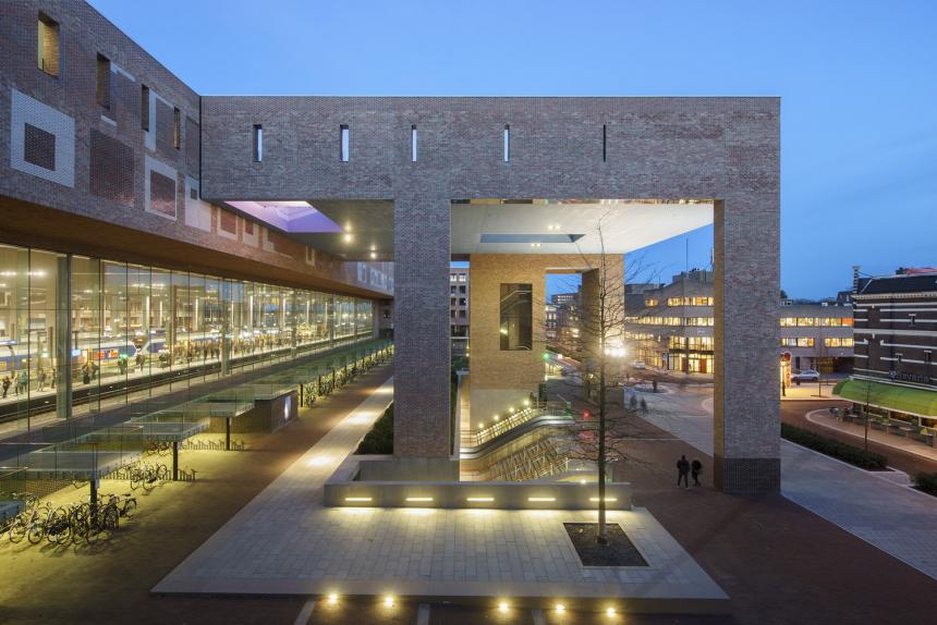 Koen van Velsen architects, Hilversum (NL)	Public Transport Terminal Breda, Breda (NL)